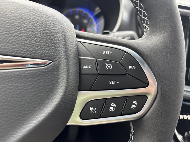 New 2026 Chrysler Pacifica Select image 28