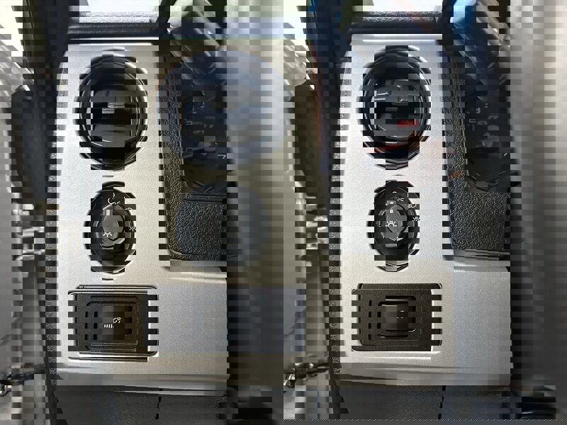 Used 2014 Ford F150 Raptor w/ Equipment Group 801A Luxury image 33