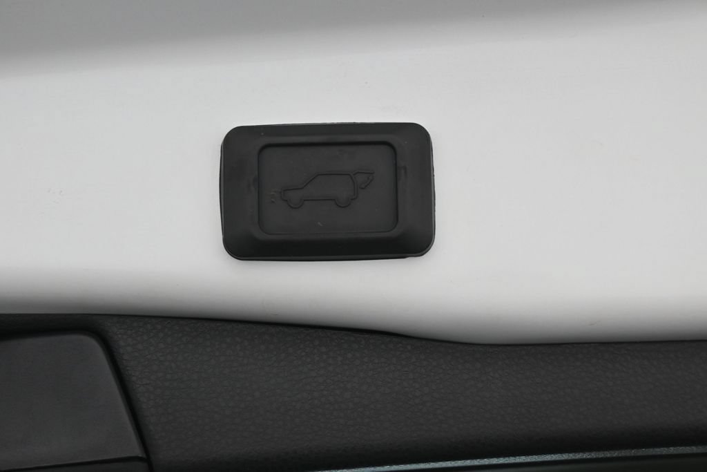 Used 2023 Toyota RAV4 Limited FWD image 36