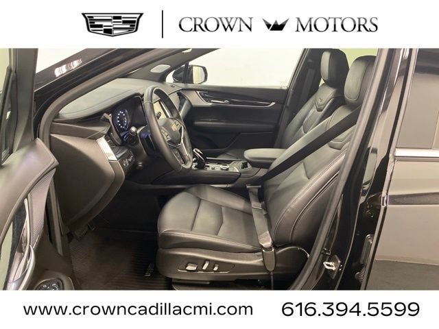 Certified 2024 Cadillac XT5 Premium Luxury w/ Technology Package AWD/4WD image 8