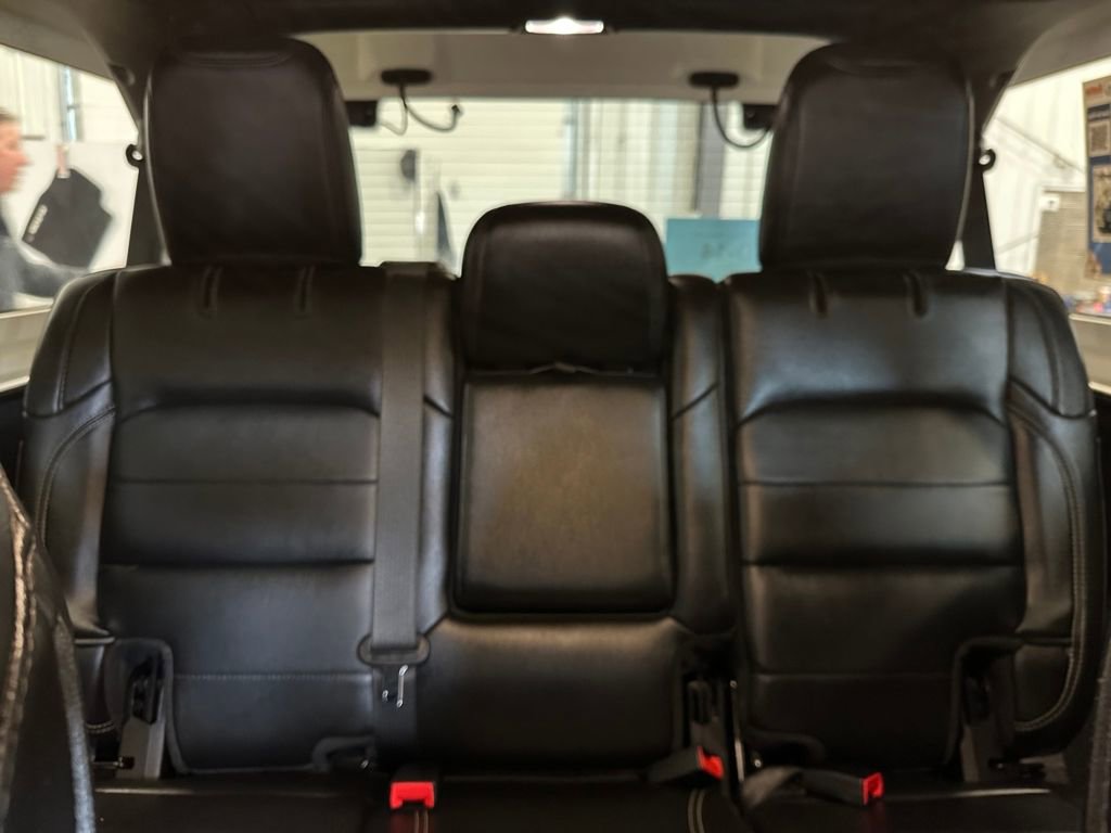 Used 2019 Jeep Wrangler Unlimited Sahara w/ Cold Weather Group AWD/4WD image 27