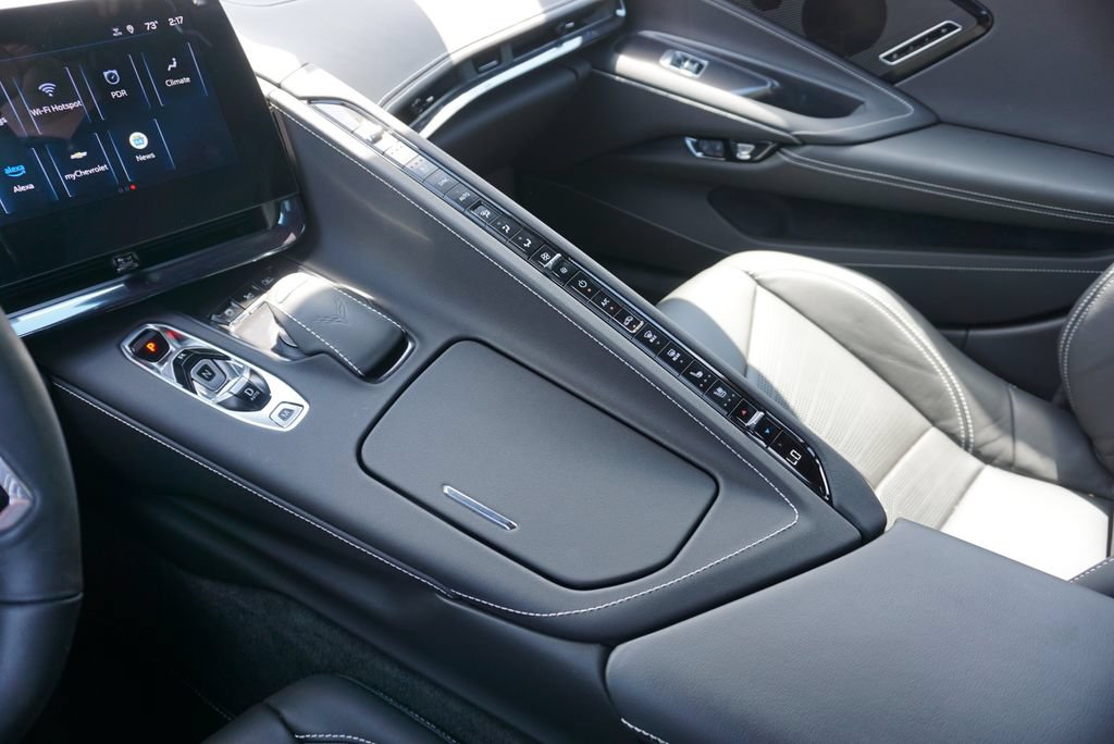 Used 2025 Chevrolet Corvette Z06 RWD image 23