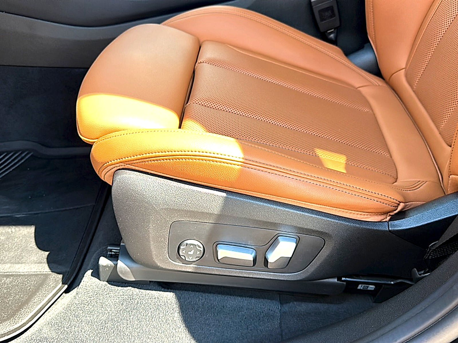 Used 2024 BMW X3 sDrive30i w/ Premium Package RWD image 15