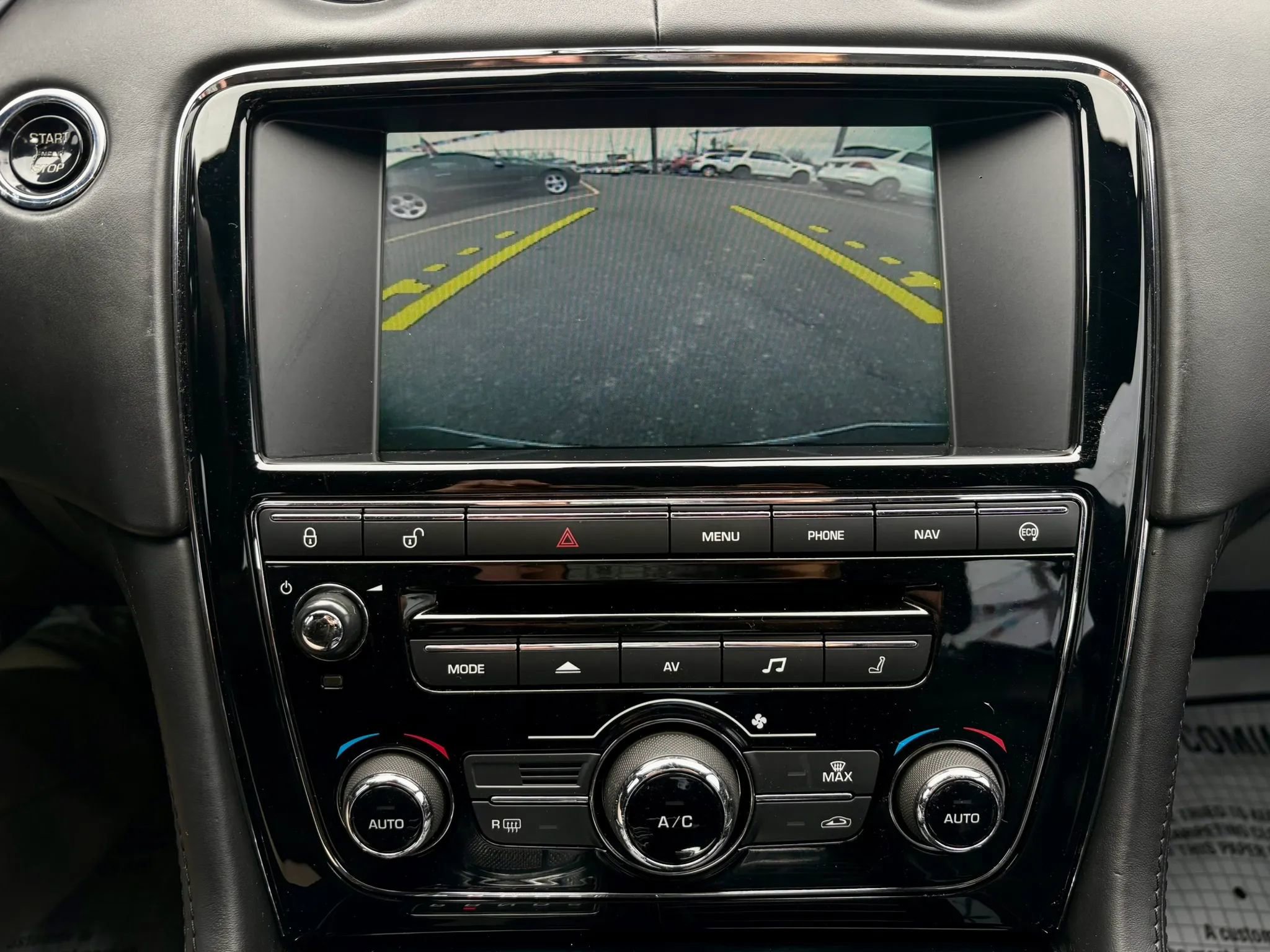 Used 2015 Jaguar XJ Supercharged image 35