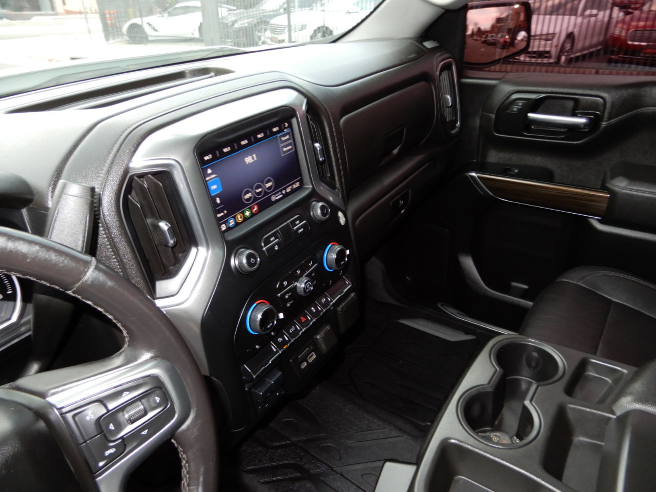 Used 2022 Chevrolet Silverado 1500 LT w/ Leather Package image 14
