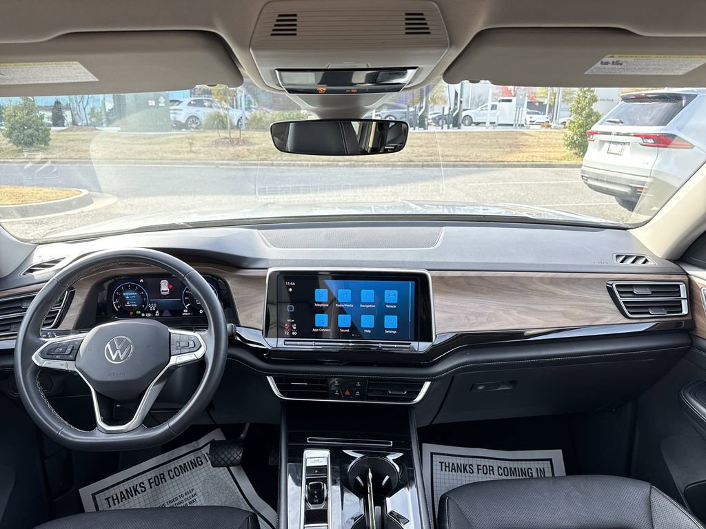 Used 2024 Volkswagen Atlas SE image 30