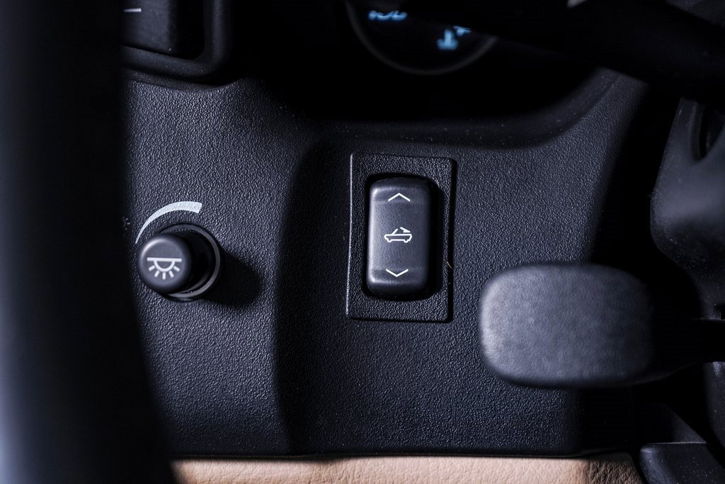 Used 2007 Chevrolet Corvette Convertible w/ Preferred Equipment Group image 23