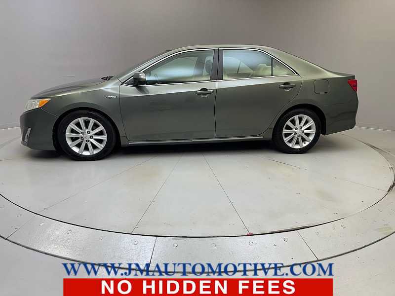 Used 2013 Toyota Camry XLE w/ Convenience Pkg FWD image 2