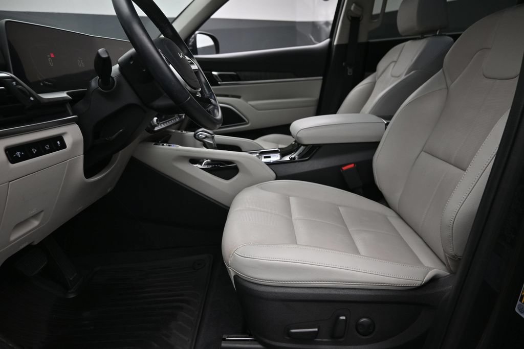 Used 2023 Kia Telluride EX FWD image 17