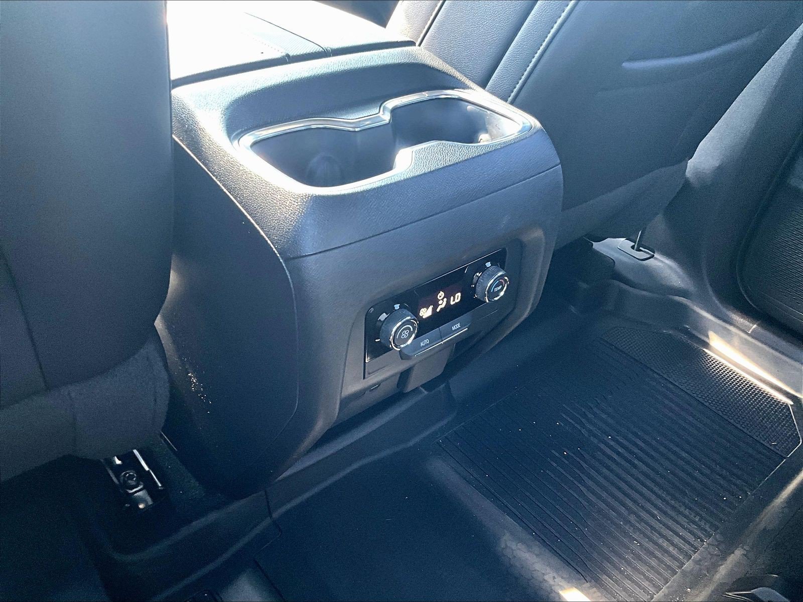 Used 2026 Chevrolet Traverse Z71 w/ Driver Confidence Package AWD/4WD image 9