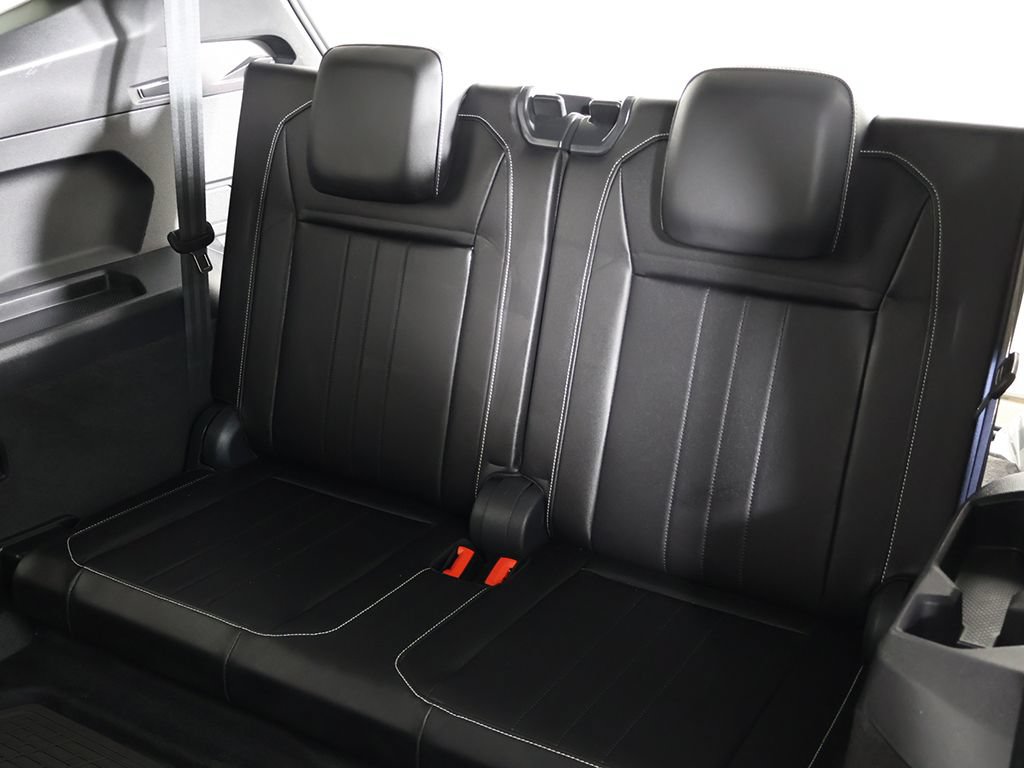 Used 2024 Volkswagen Tiguan SE R-Line FWD image 37
