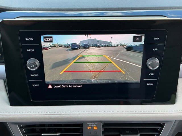 Certified 2025 Volkswagen Taos SEL AWD/4WD image 26