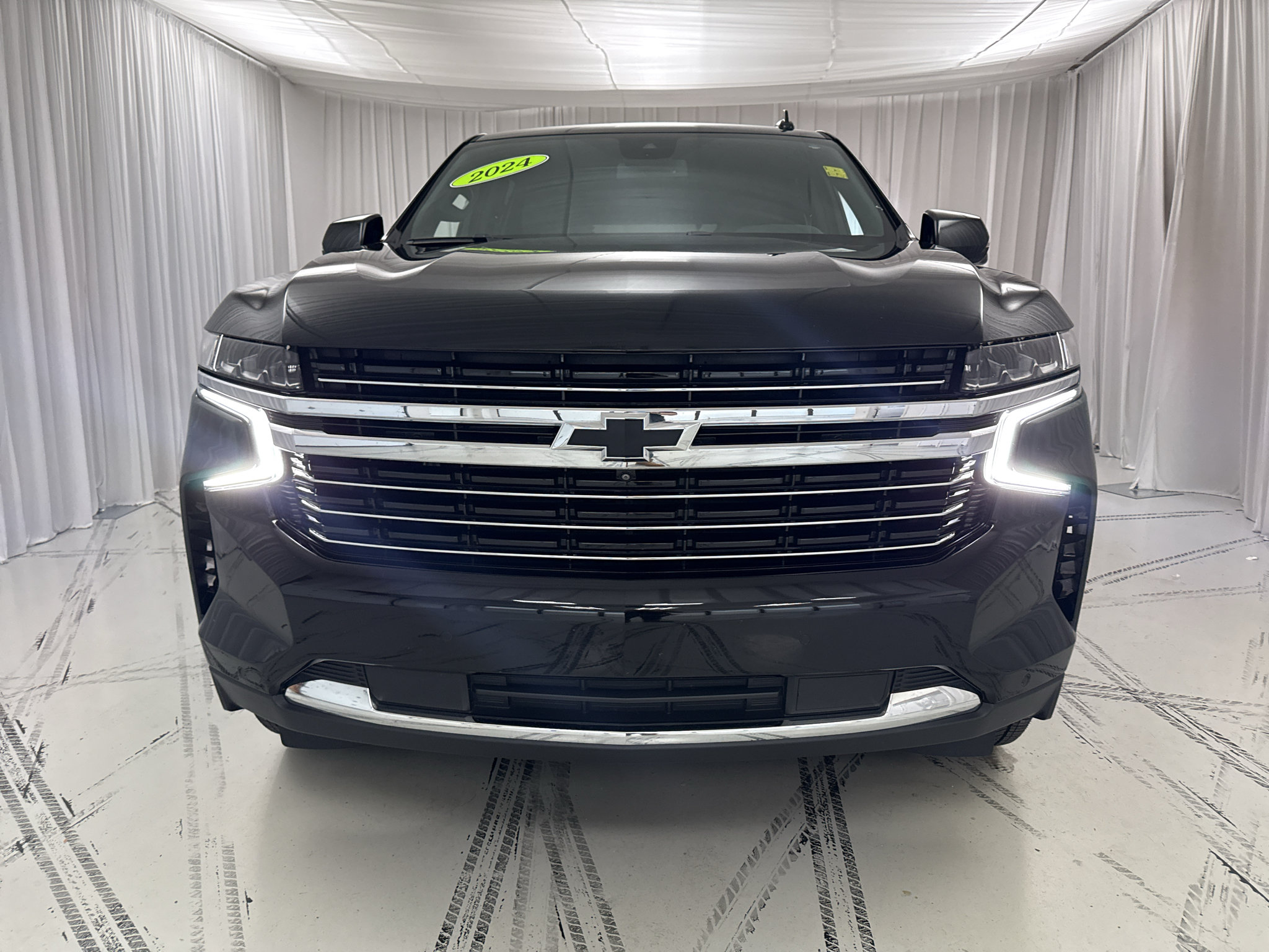 Used 2024 Chevrolet Tahoe LT w/ LT Signature Plus Package AWD/4WD image 3