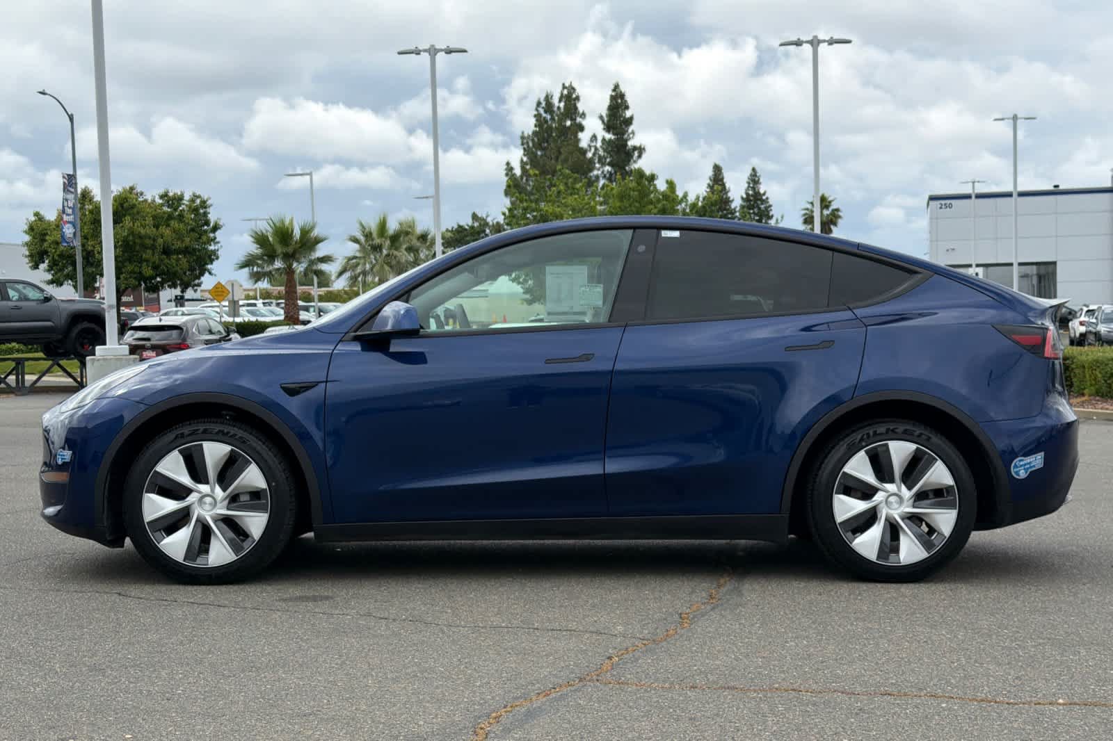 Used 2021 Tesla Model Y Long Range AWD/4WD image 9