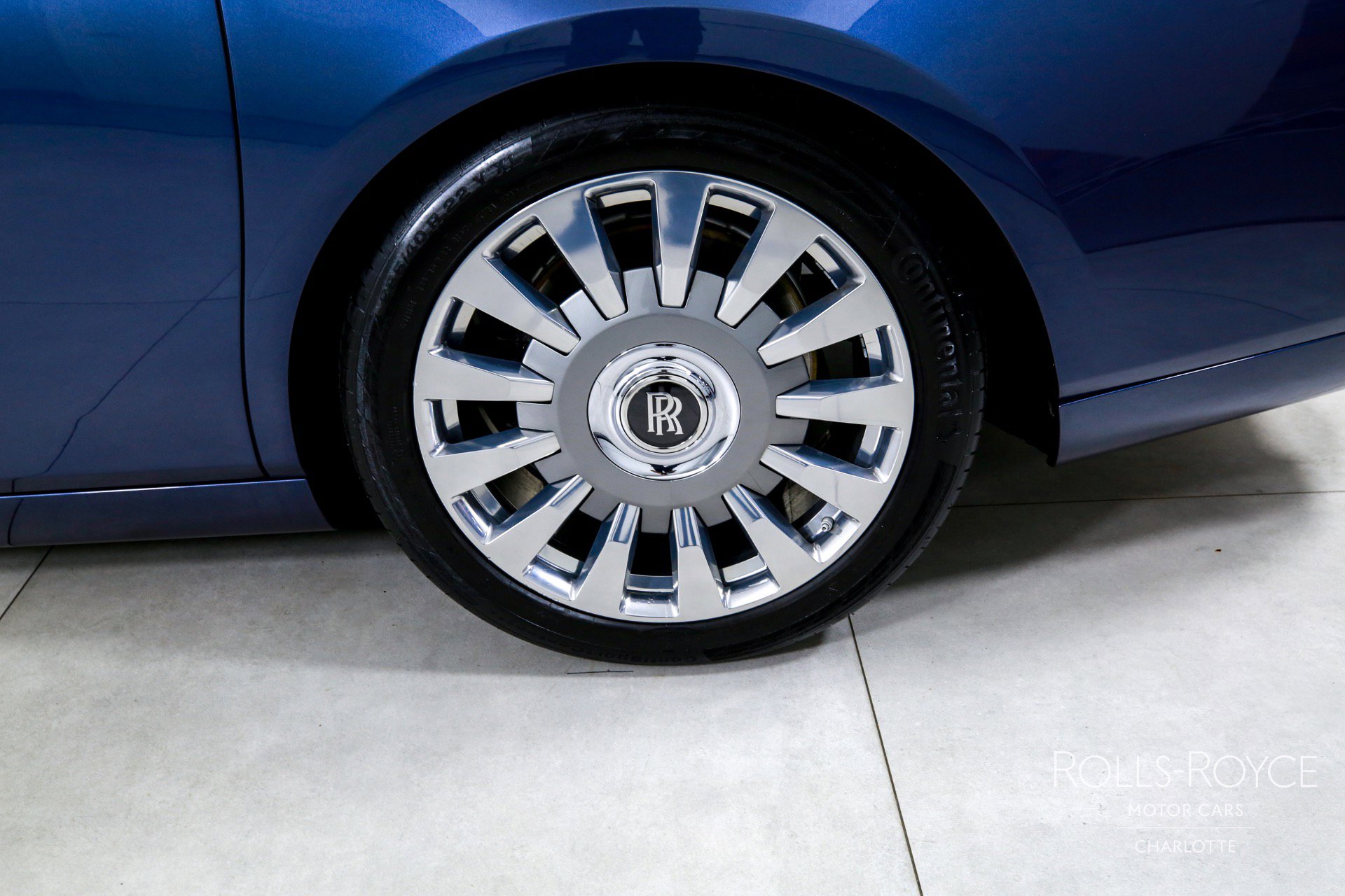 Used 2019 Rolls-Royce Phantom Sedan image 42