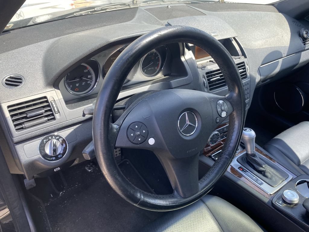 Used 2010 Mercedes-Benz C 300 Sedan image 3