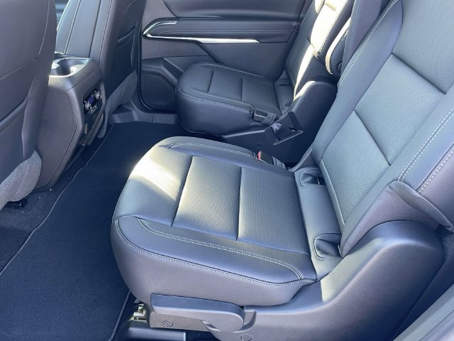 New 2027 Chevrolet Traverse LT w/ Midnight/Sport Edition FWD image 10
