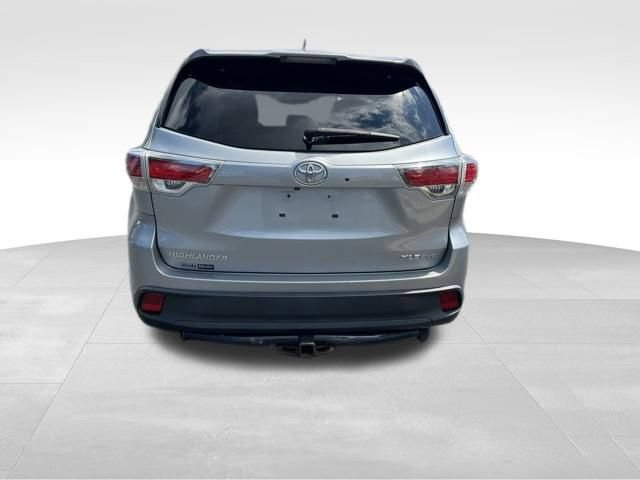 Used 2014 Toyota Highlander XLE AWD/4WD image 6