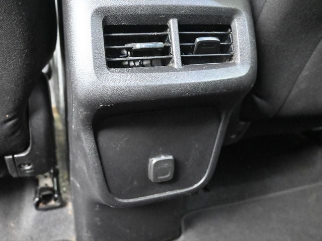 Used 2018 Chevrolet Equinox LT FWD image 28