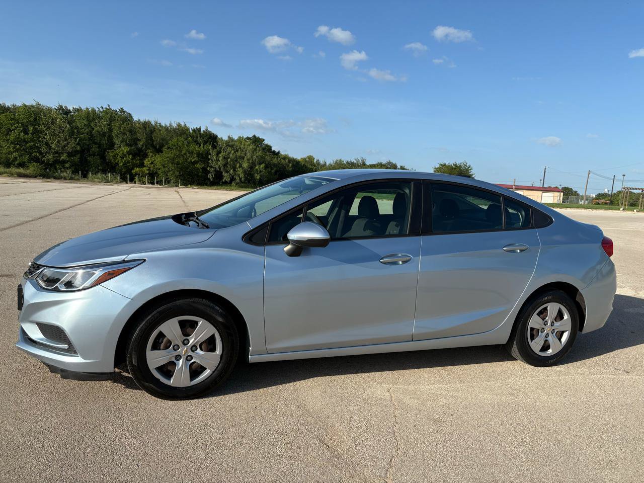 Used 2017 Chevrolet Cruze LS FWD image 57
