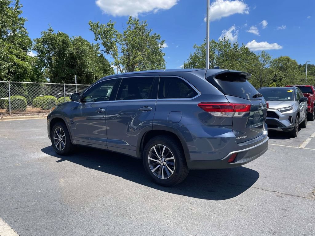Used 2017 Toyota Highlander XLE FWD image 4