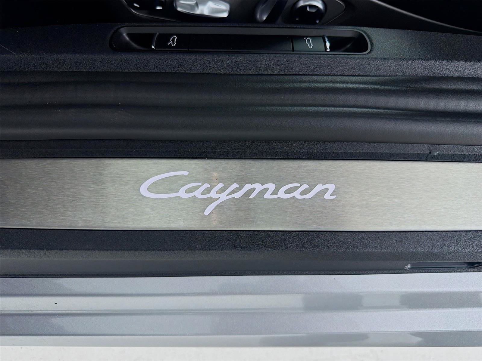 Used 2024 Porsche 718 Cayman w/ Premium Package RWD image 9