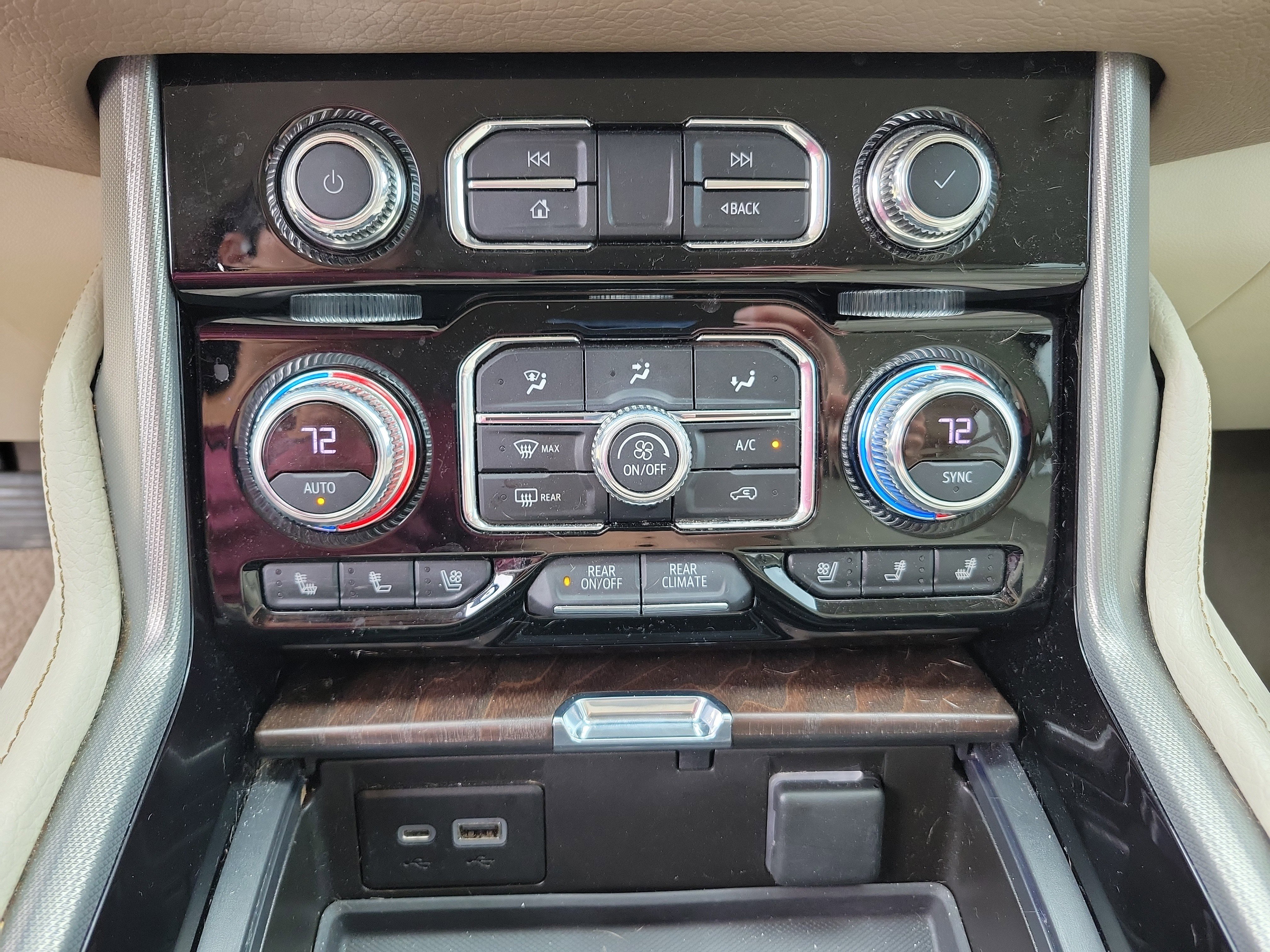 Used 2021 GMC Yukon XL Denali image 11