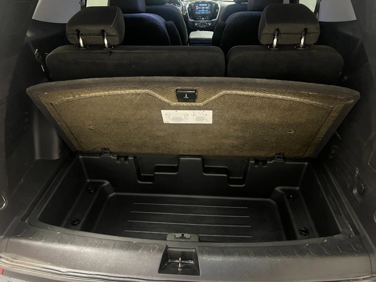 Used 2019 Chevrolet Traverse LT FWD image 32