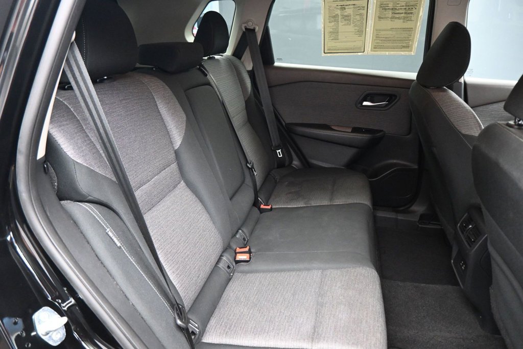 Used 2023 Nissan Rogue SV FWD image 18