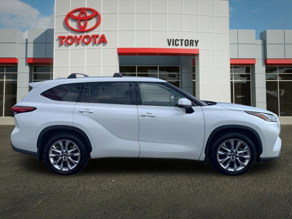 Used 2022 Toyota Highlander Limited video 2