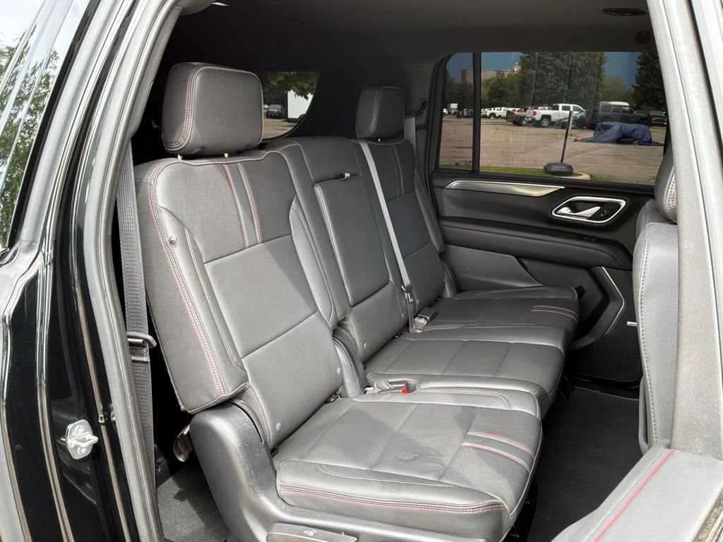 Used 2023 Chevrolet Suburban RST AWD/4WD image 33