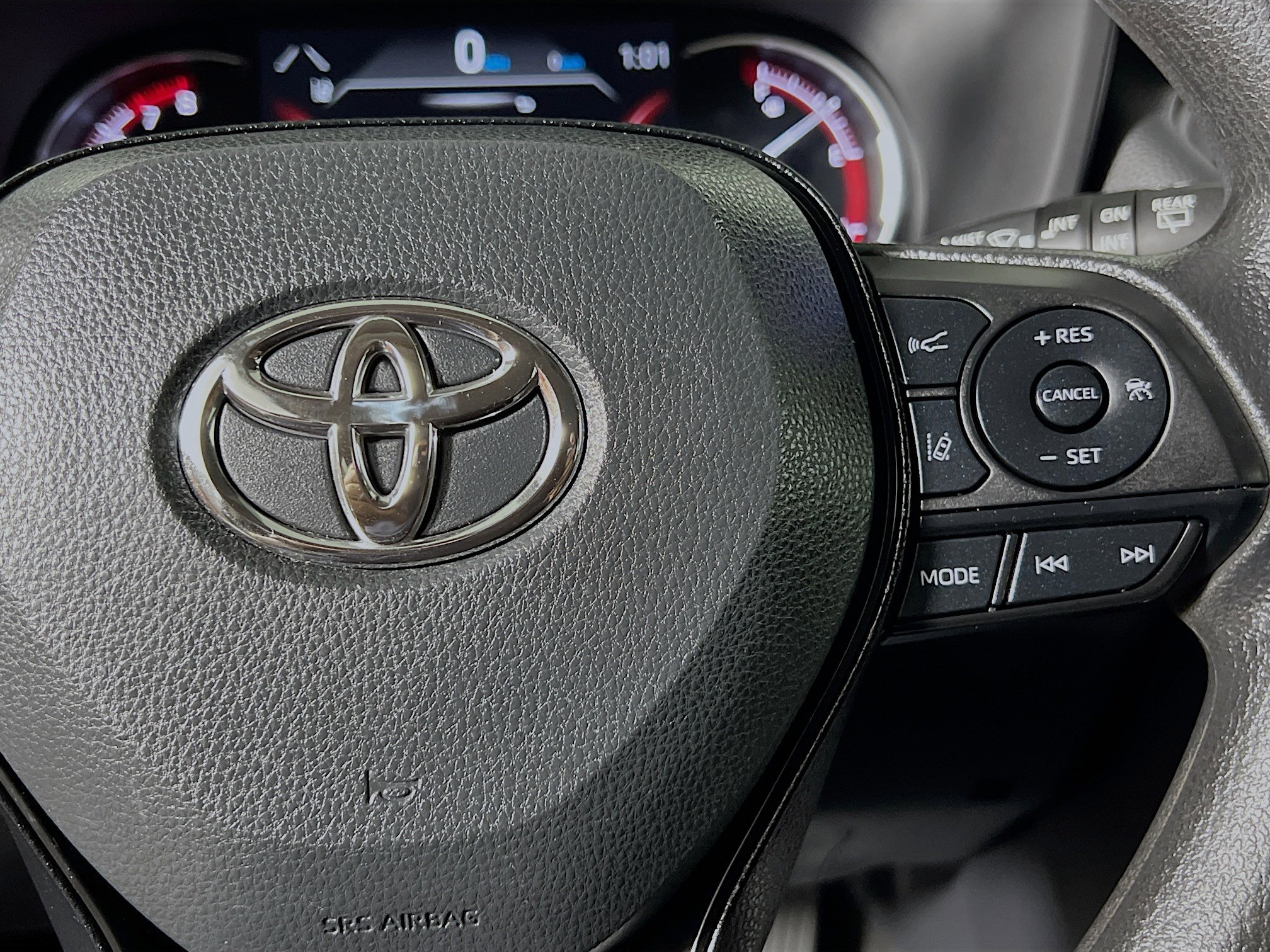 Used 2025 Toyota RAV4 XLE image 20