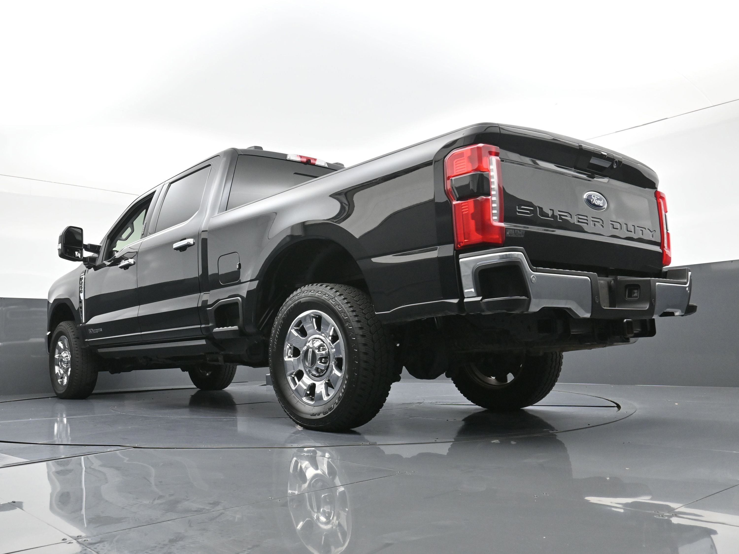 Used 2024 Ford F250 Lariat w/ Lariat Ultimate Package image 24