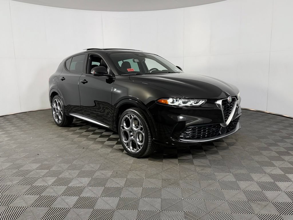 Used 2024 Alfa Romeo Tonale Ti AWD/4WD image 4