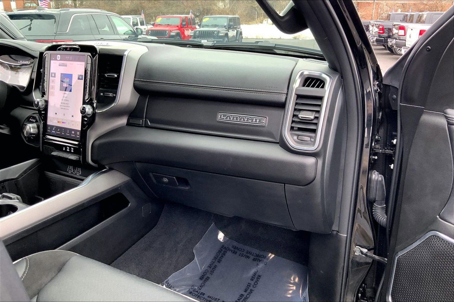 Used 2025 RAM 1500 Laramie AWD/4WD image 17