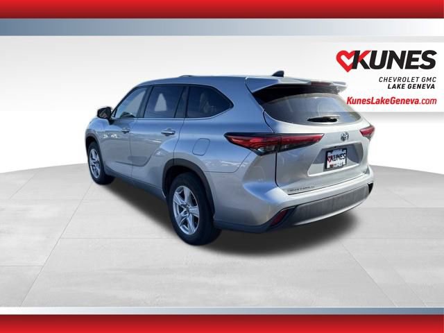 Used 2023 Toyota Highlander LE image 8