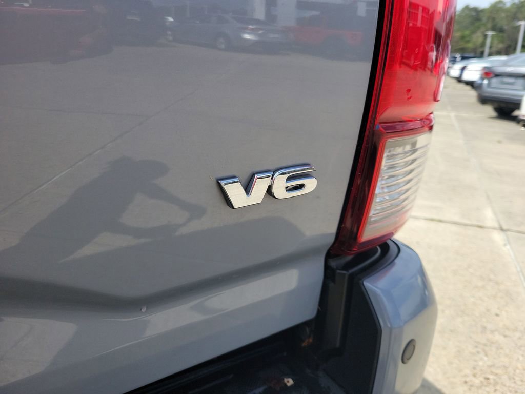 Used 2018 Toyota Tacoma TRD Off-Road w/ Technology Package RWD image 10