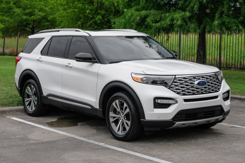 Used 2020 Ford Explorer Platinum w/ Premium Technology Package AWD/4WD image 11
