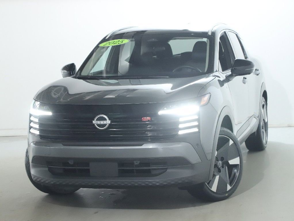 Certified 2025 Nissan Kicks SR image 5