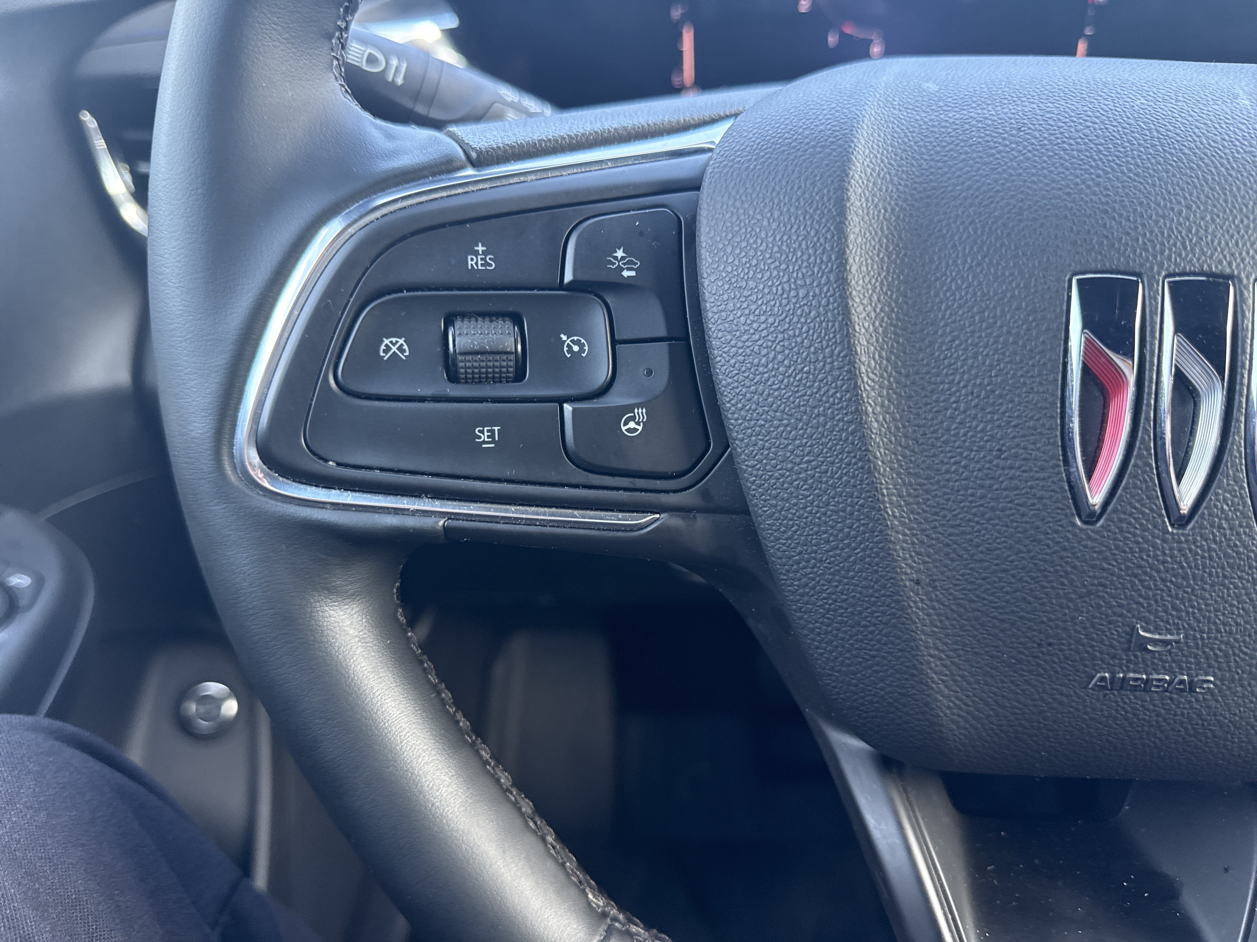 Used 2025 Buick Envista Sport Touring w/ Convenience I Package FWD image 19