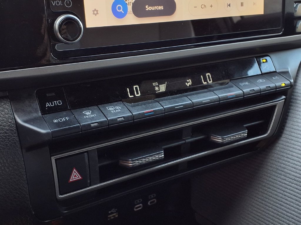 Certified 2025 Toyota Camry SE FWD image 12