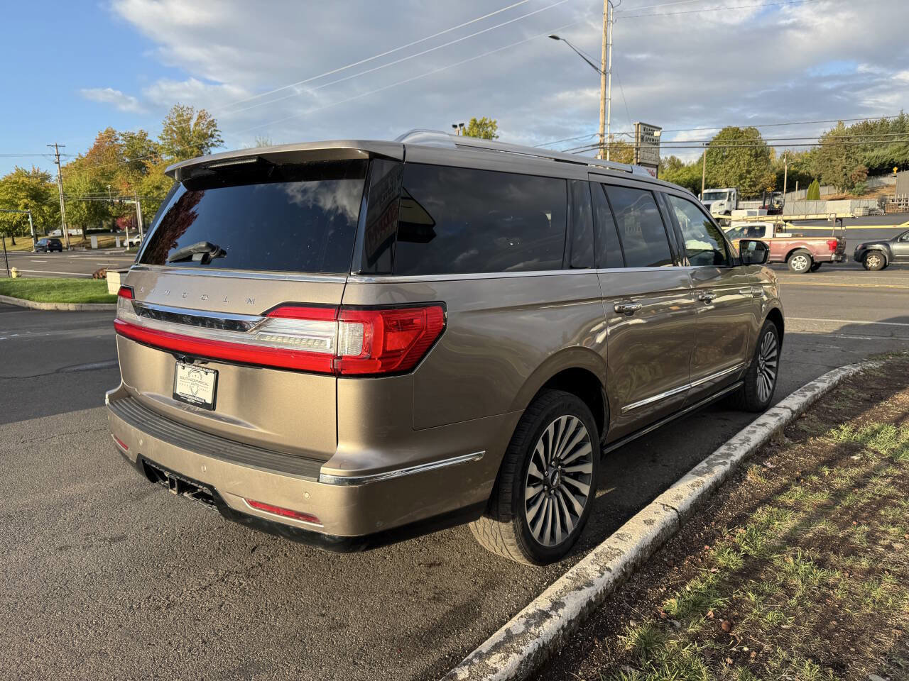 Used 2019 Lincoln Navigator L Reserve image 7