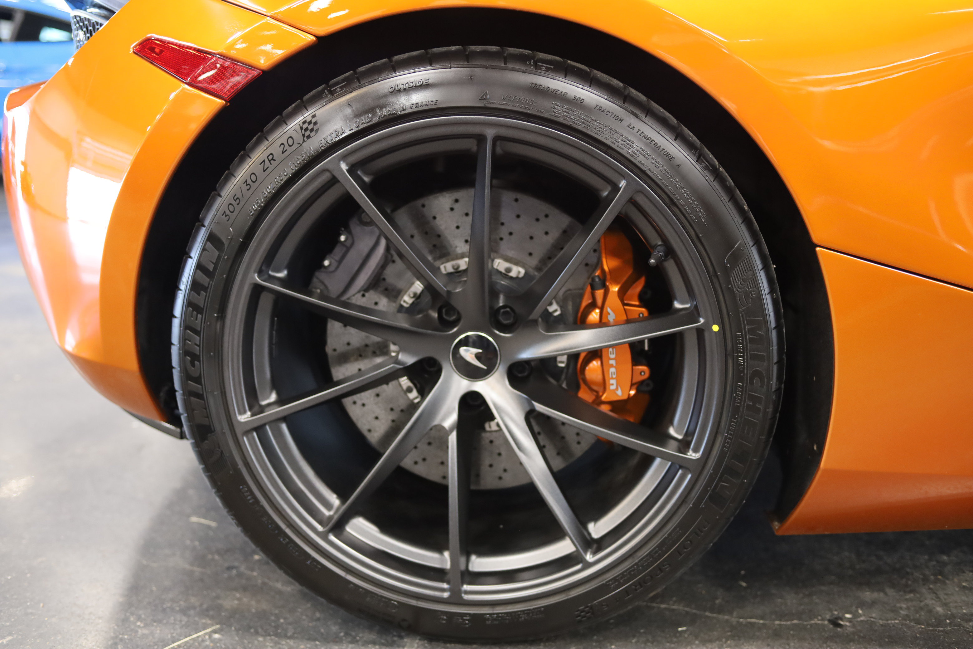 Used 2019 McLaren 720S Performance RWD image 10