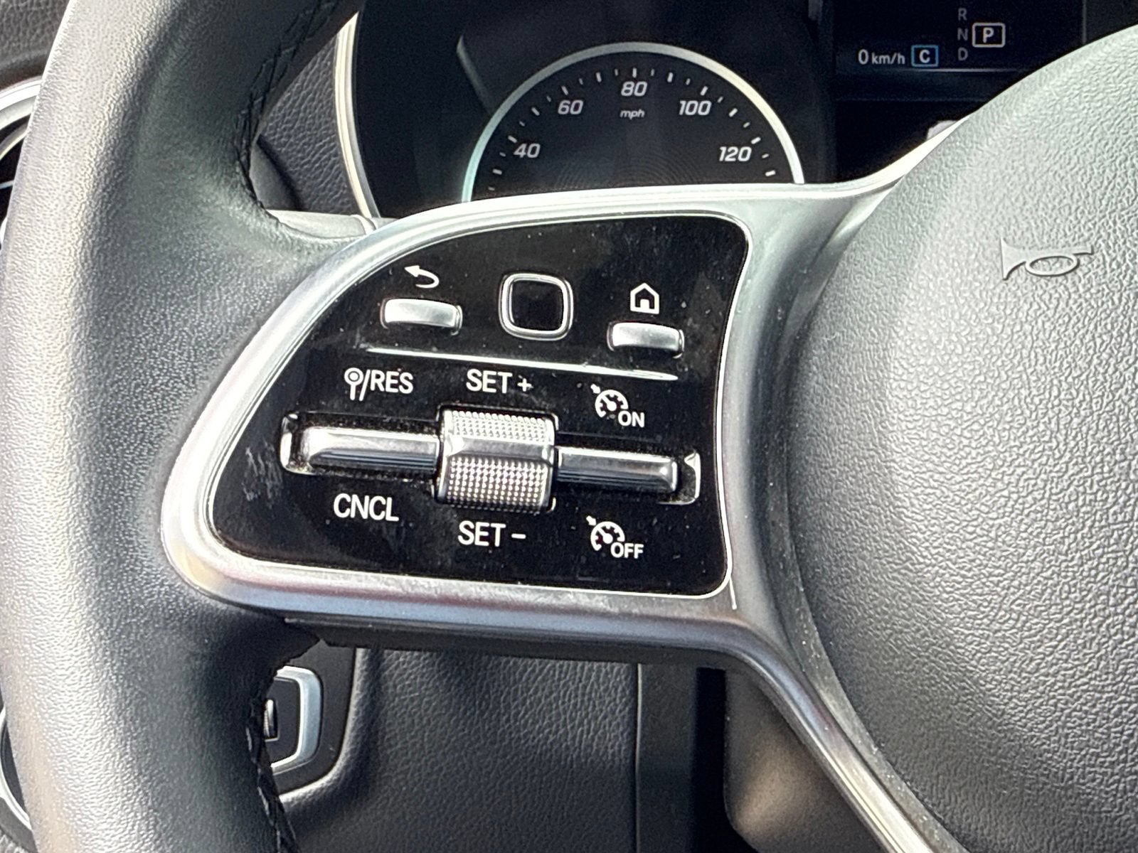 Used 2022 Mercedes-Benz GLC 300 w/ Multimedia Package Lite image 30