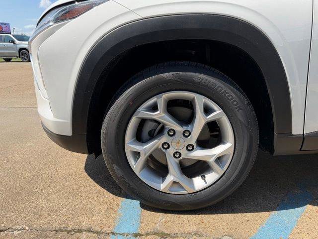 New 2026 Chevrolet Trax LS w/ LS Convenience Package FWD image 5