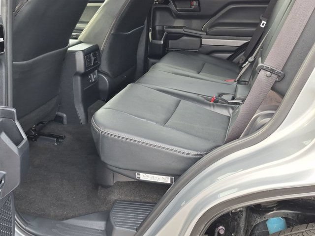 Certified 2025 Toyota 4Runner TRD Off-Road Premium AWD/4WD image 17