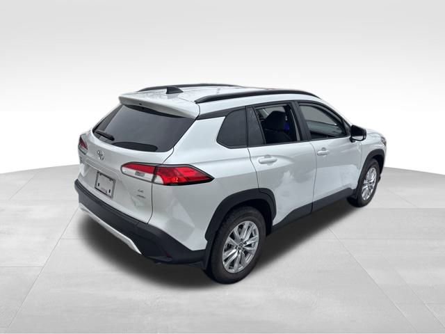 Certified 2025 Toyota Corolla Cross LE image 6