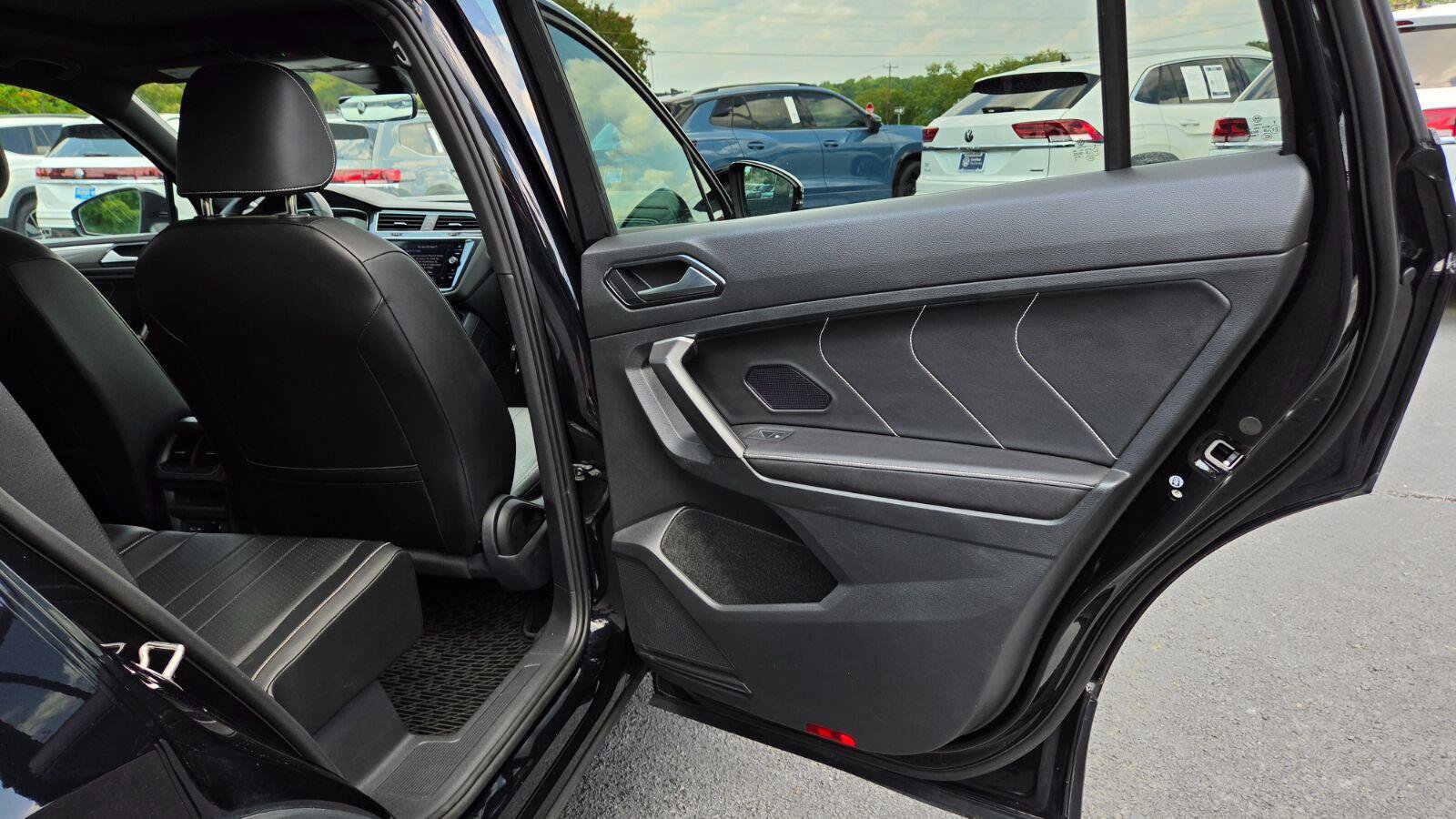 Used 2023 Volkswagen Tiguan SE R-Line FWD image 54