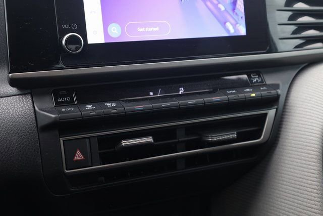 Used 2025 Toyota Camry SE image 19