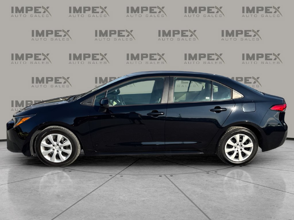 Used 2023 Toyota Corolla LE FWD image 2